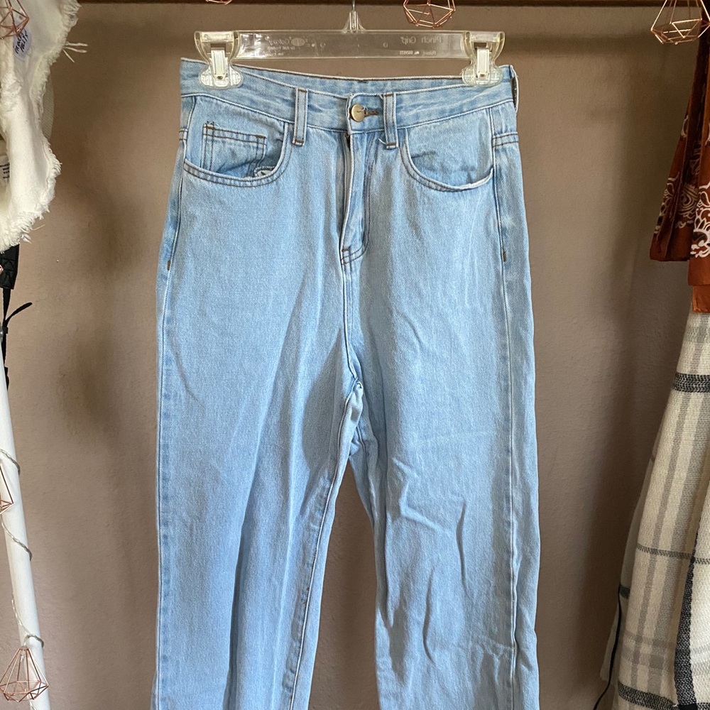 Flared jeans . - Picture 3 of 4